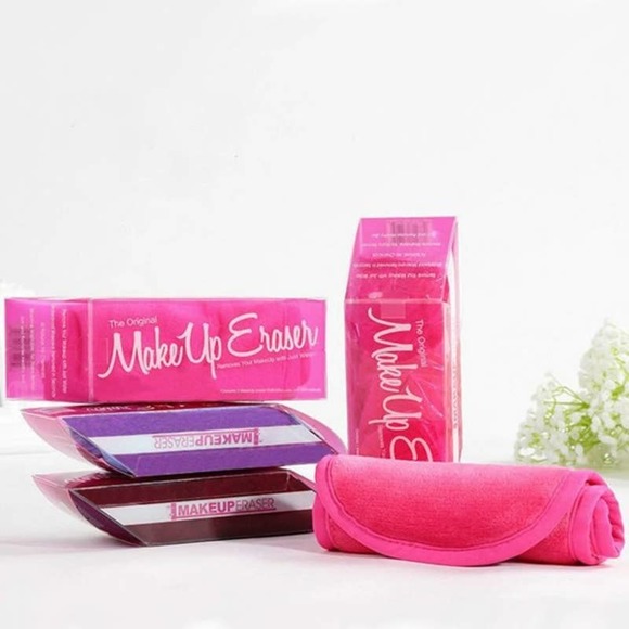Reusable Microfiber Makeup Remover Towel, 2pc set - Picture 3 of 3